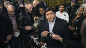 Gobernador de Illinois se disculpa por criticar a peloteros