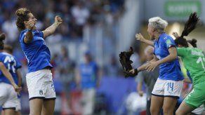 Italia vence 2-0 a China y avanza a cuartos del Mundial