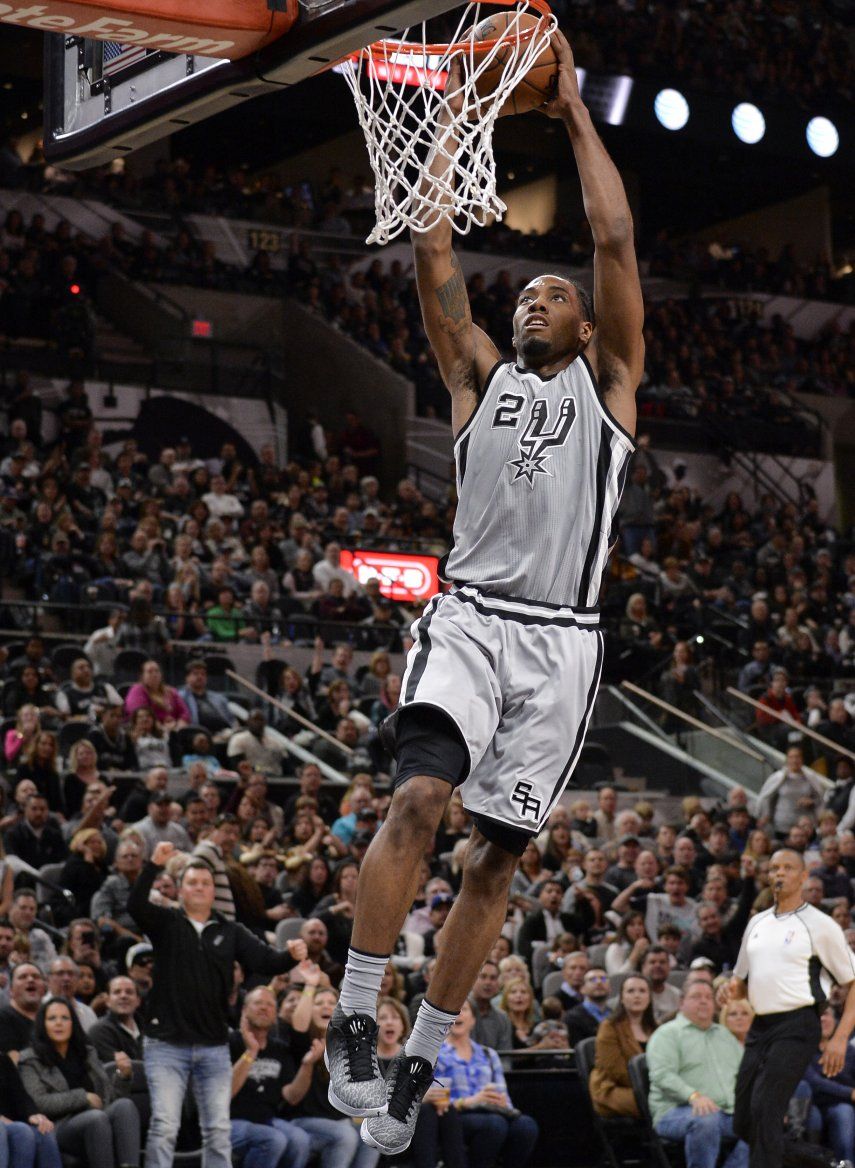 Aldridge anota 23 y Spurs aplastan a Mavs