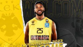 Akil Mitchell