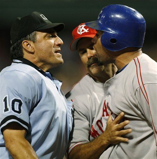 Catcher dominicano Miguel Olivo suspendido 1 partido