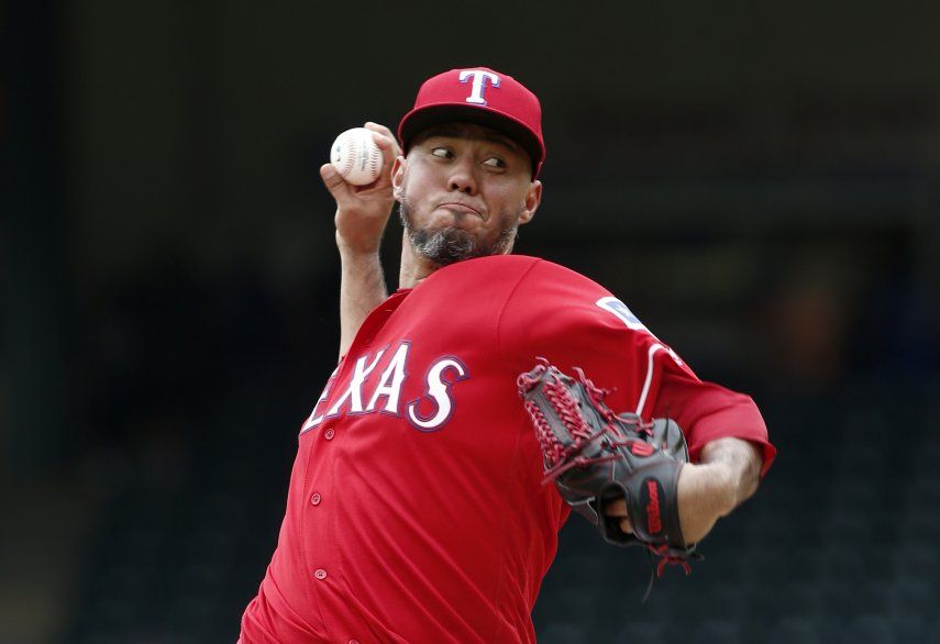 Gallardo extiende su buen momento en triunfo de Rangers