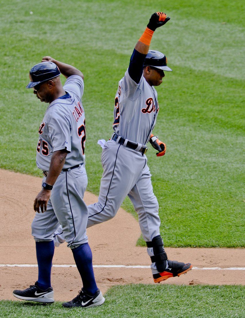 Tigres ganan, con jonrones de Céspedes y Martínez