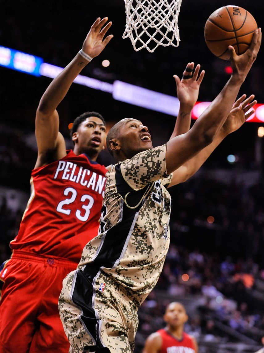 Davis encesta canasta del triunfo por los Pelicans