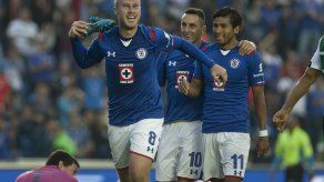 Cruz Azul suma segundo triunfo y lidera en México