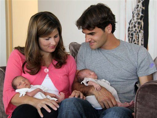 Primera foto de hijas de Federer publicada en Facebook