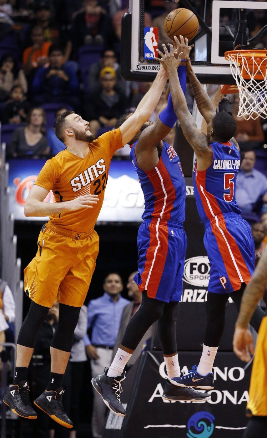 Drummond lleva a Pistons a triunfo sobre Suns