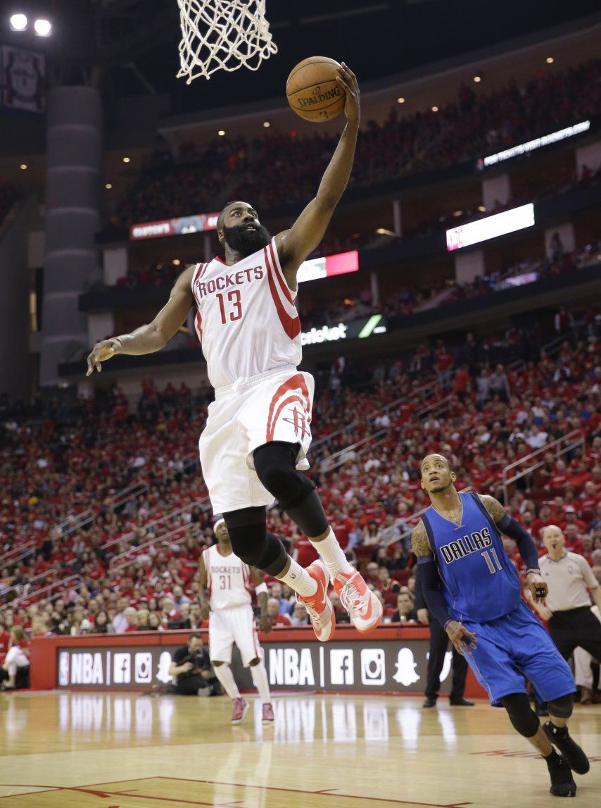 Harden aporta 24 puntos y Rockets vencen a Mavs