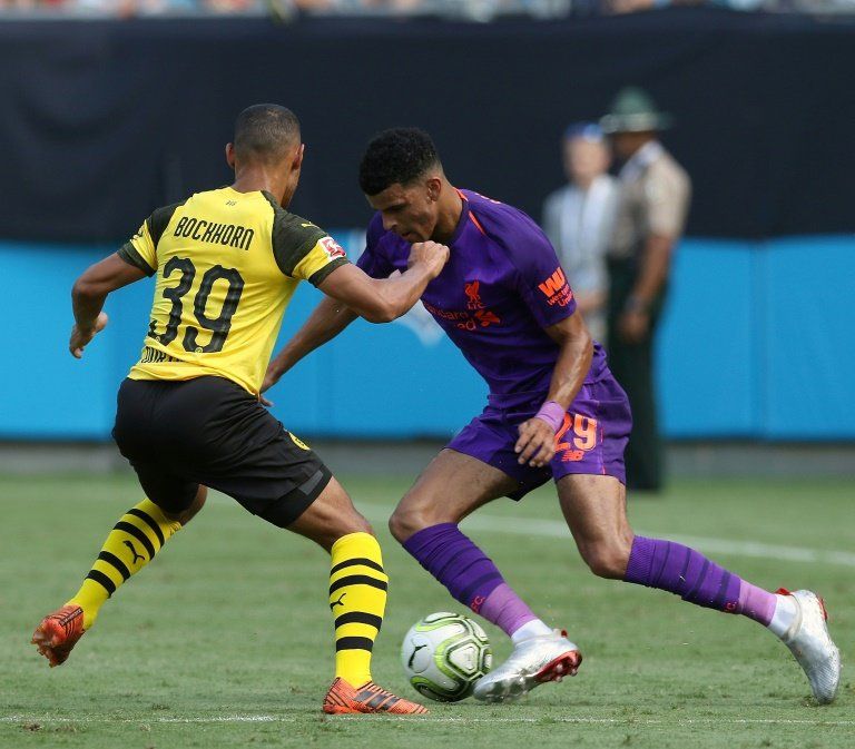 El joven delantero Solanke deja el Liverpool y ficha por el Bournemouth