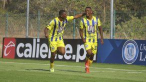 Universitario sigue invicto; CAI gana con golazo de chilena de Polo
