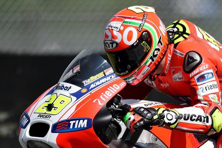 Iannone se hace con la pole en MotoGP en Italia