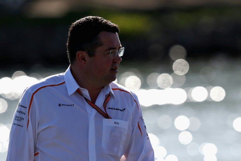 Dimite Eric Boullier, director de competición de McLaren
