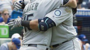 Cruz pega 2 jonrones y Marineros arrollan a Azulejos