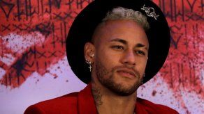 El padre de Neymar niega todo contacto con el Barça para un regreso