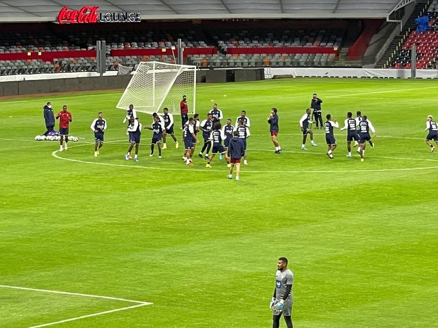 La selección de Panamá ya reconoce la cancha del Azteca