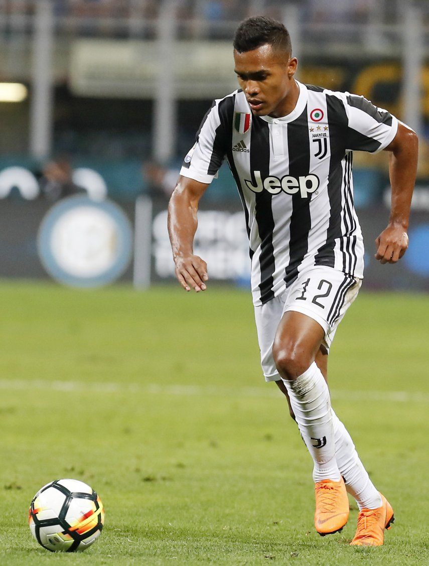 El defensa Alex Sandro renueva con la Juventus hasta 2023