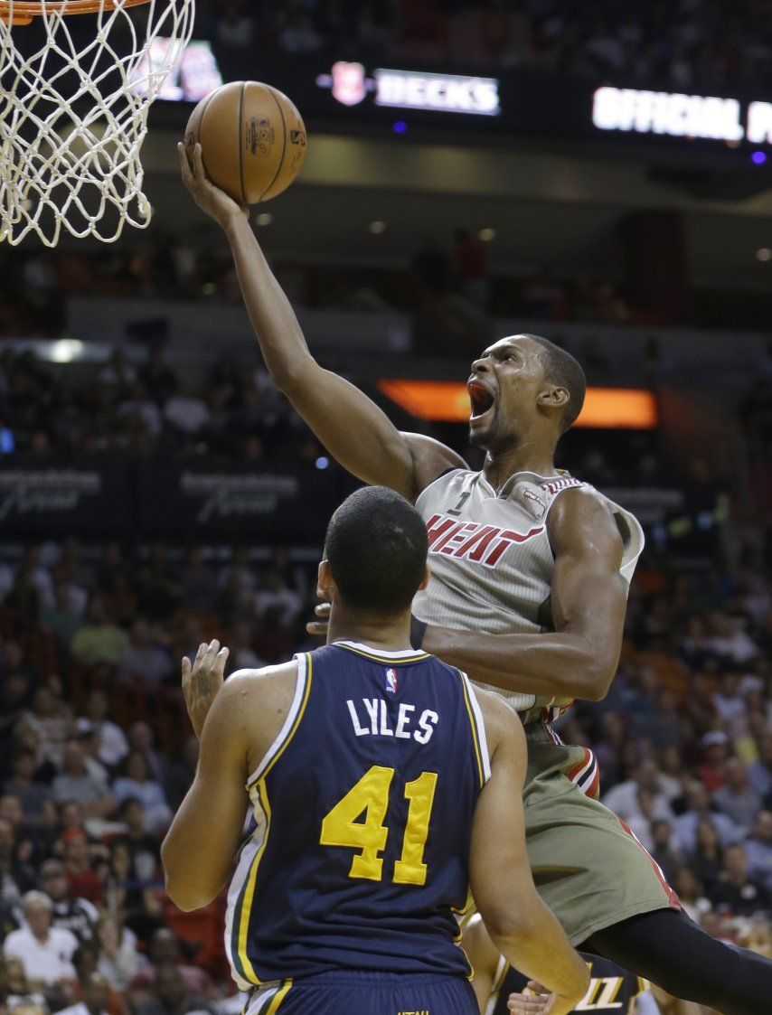 Bosh anota 25 y el Heat supera al Jazz