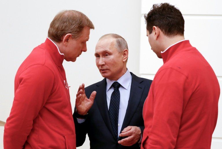 Putin pide perdón a deportistas por escándalo de dopaje antes de los Juegos