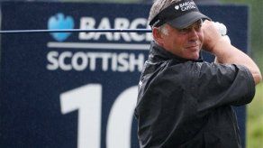 Clarke toma una enorme ventaja en Loch Lomond
