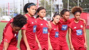 Jugadoras de la selección femenina mayor de Panamá entrenan en el Cascarita Tapia antes de viajar a Ecuador.&nbsp;
