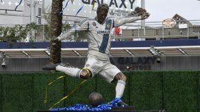 El Galaxy homenajea a Beckham con primera estatua en MLS