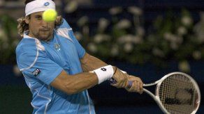 Ferrer y Djokovic avanzan a final en Dubai