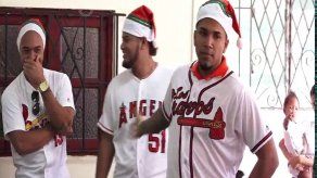 Grandes Ligas panameños entregan regalos y comparten con niños en El Chorrillo