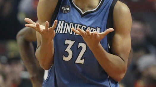 Wiggins y Towns brillan en triunfo de Twolves en Chicago