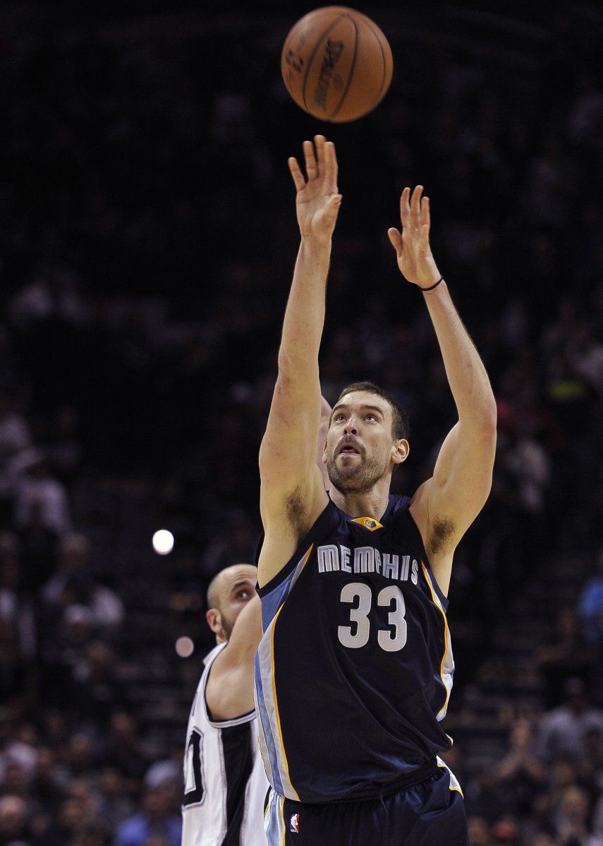 Grizzlies vencen a Spurs en 3 prórrogas