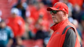 Bruce Arians﻿ sancionado por la NFL