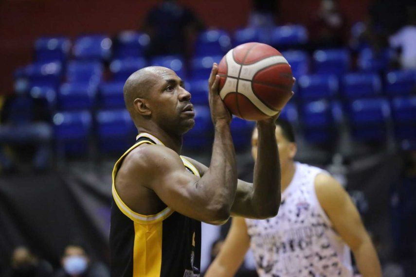 Los Correcaminos de Colón siguen líderes en la LPB