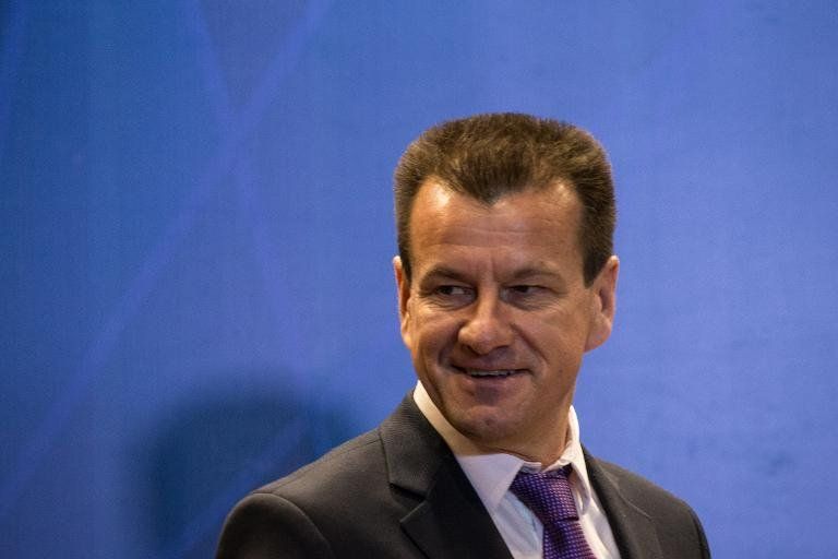 Dunga gana confianza y respeto en la Seleçao, asegura Parreira