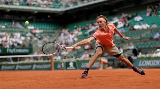 Djokovic y Zverev sufren para alcanzar los octavos en Roland Garros