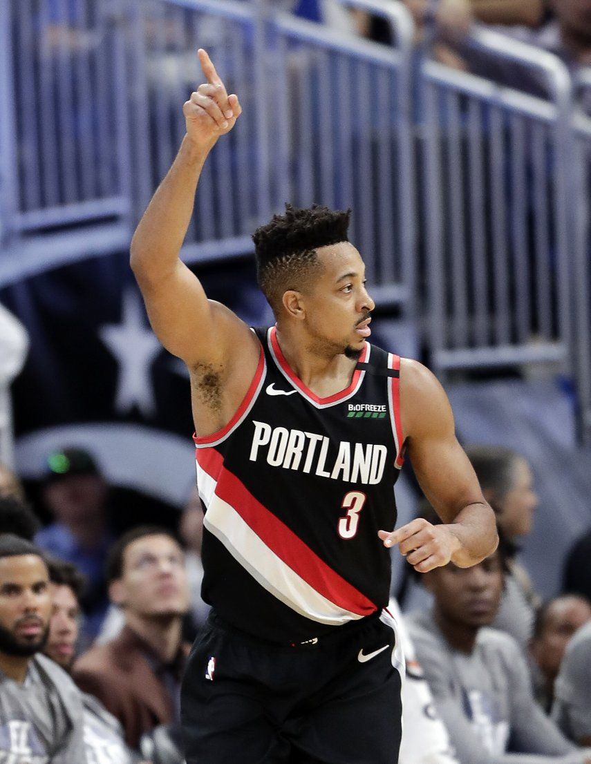 McCollum y Trent ayudan a Blazers en paliza al Magic