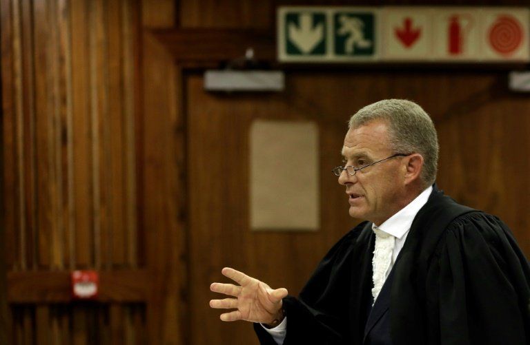 Dimite Gerrie Nel, el fiscal sudafricano del caso Pistorius
