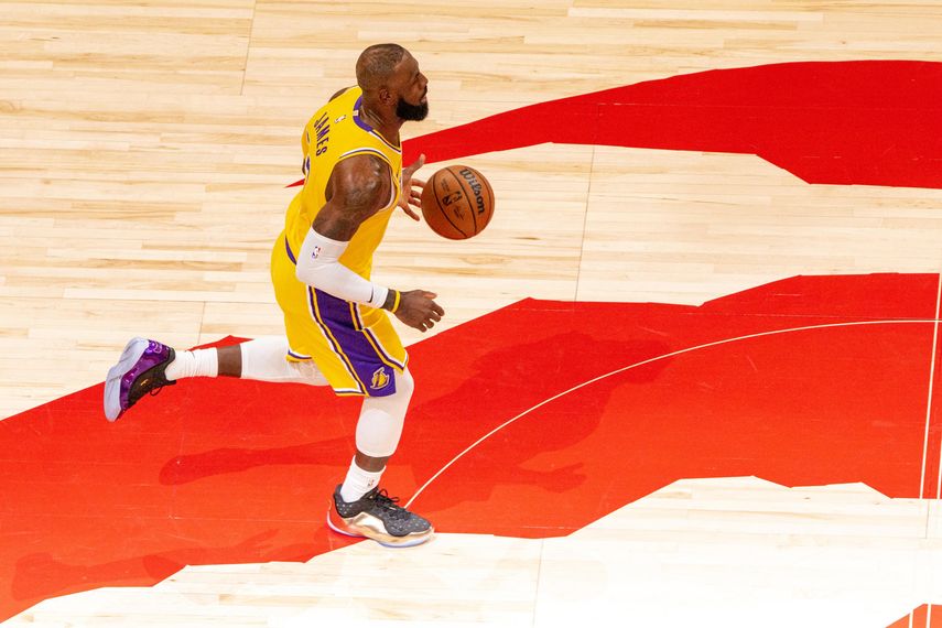 NBA: Los Lakers ganan con un gran juego de LeBron James