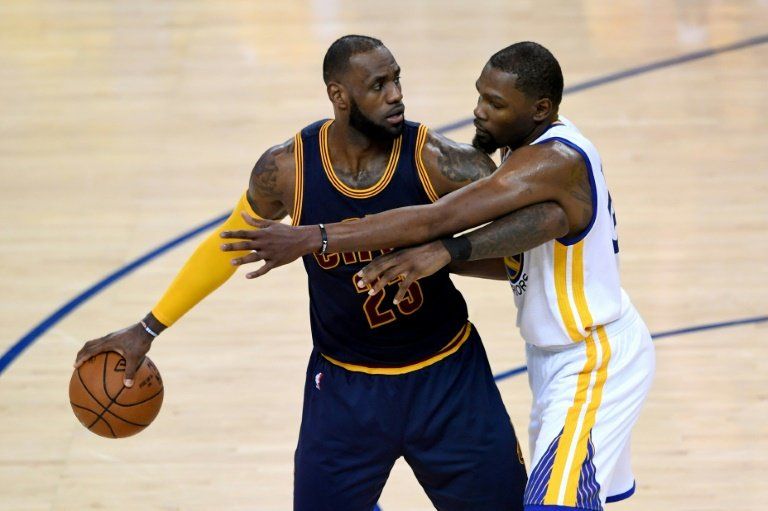 NBA: Cleveland, arrinconado, buscará balancear la Final ante Warriors