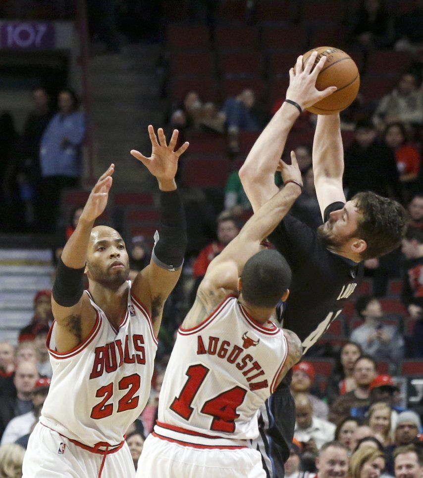 Love anota 31 y Wolves vencen a Bulls