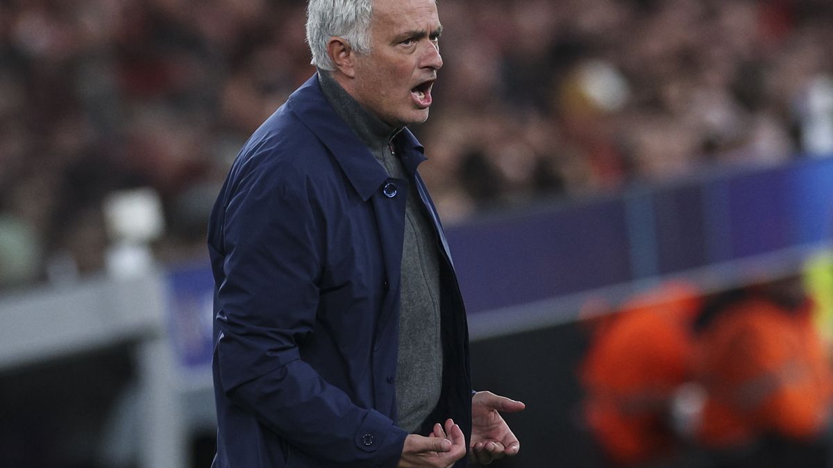 José Mourinho se despide del Benfica y apunta al Real Madrid José Mourinho se despide del Benfica y apunta al Real Madrid