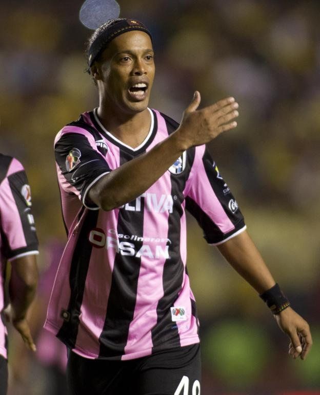 Ronaldinho no completará otra temporada en México