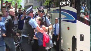 Mexicana burla seguridad por un autógrafo de Messi