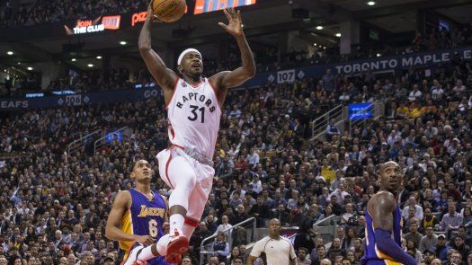 Raptors salen de mala racha ante los débiles Lakers