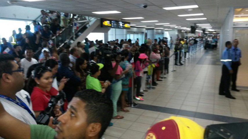 Llegada de los jugadores de Panamá tras Copa Oro
