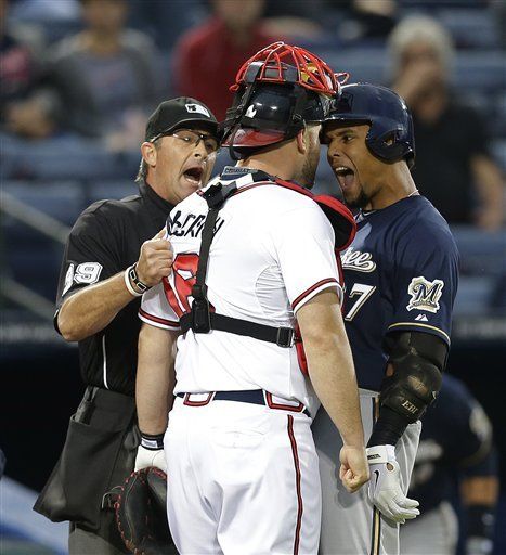 Carlos Gómez protagoniza altercado con Bravos