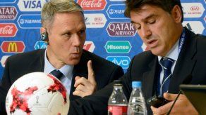 Marco van Basten deja su puesto en la FIFA