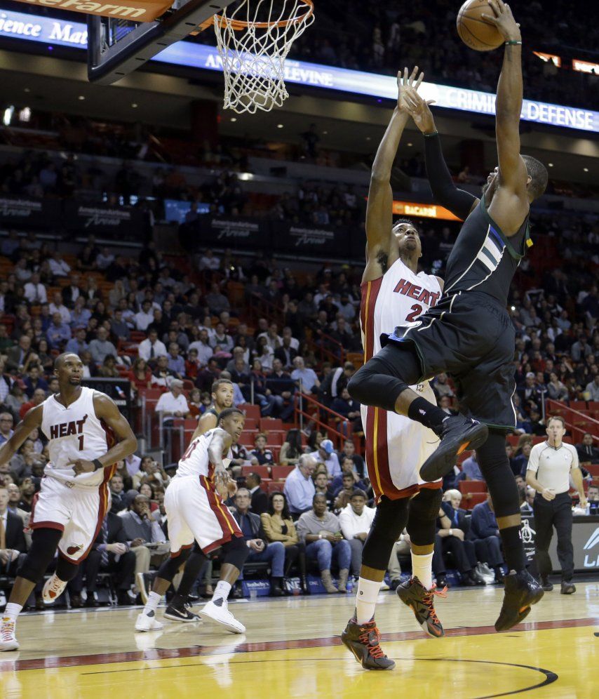 Bucks se aprovechan del diezmado Heat