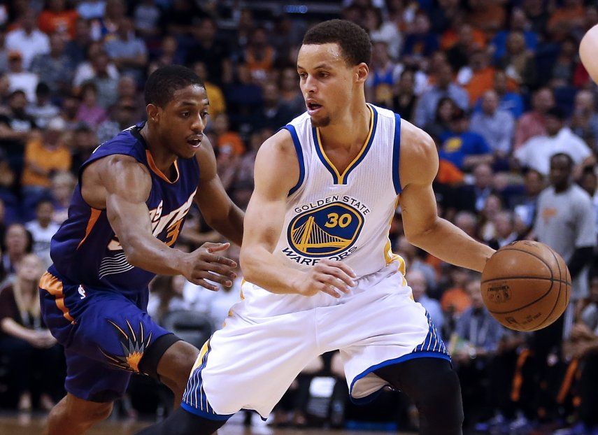 Curry contribuye con 36 puntos a triunfo de Warriors