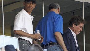 Obama asiste a partido entre Medias Blancas y Nacionales