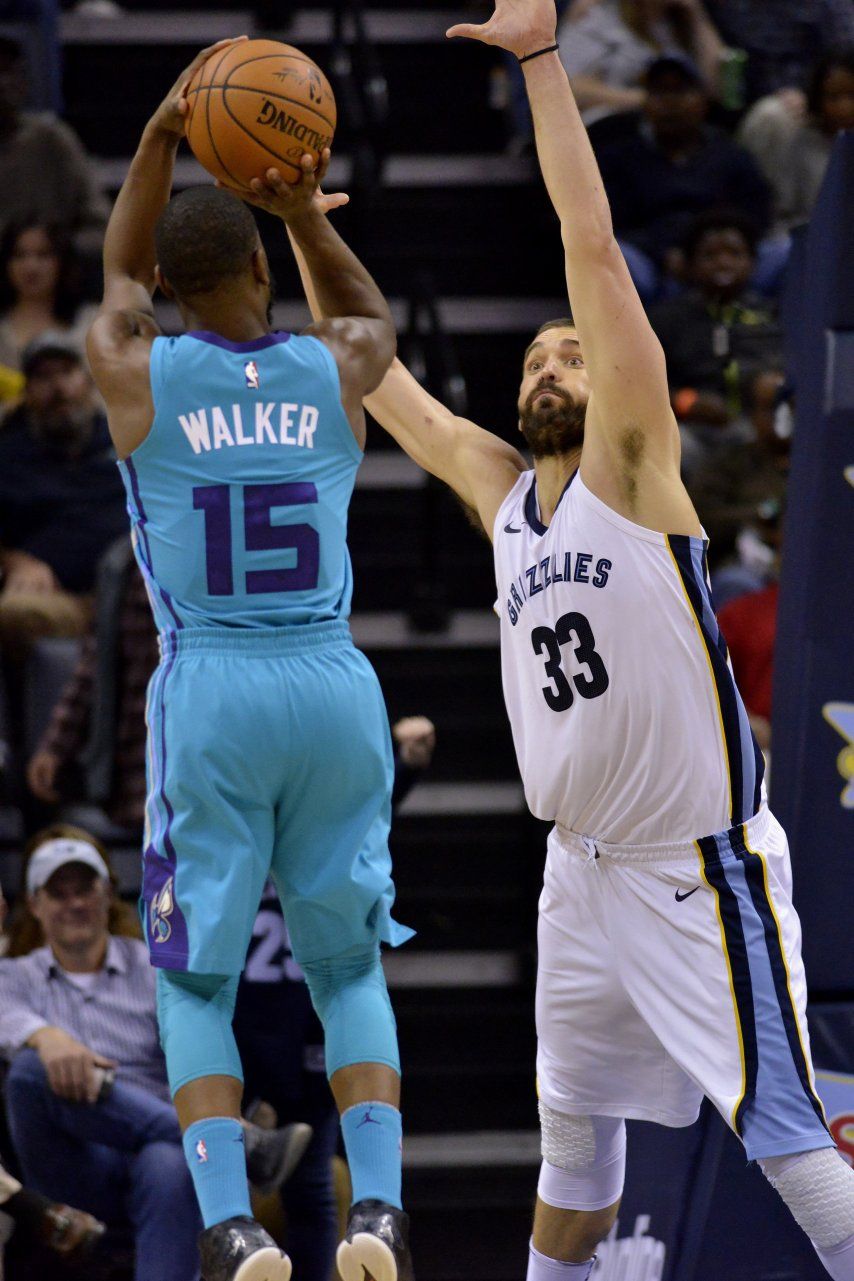 Walker encabeza remontada de Hornets ante Grizzlies