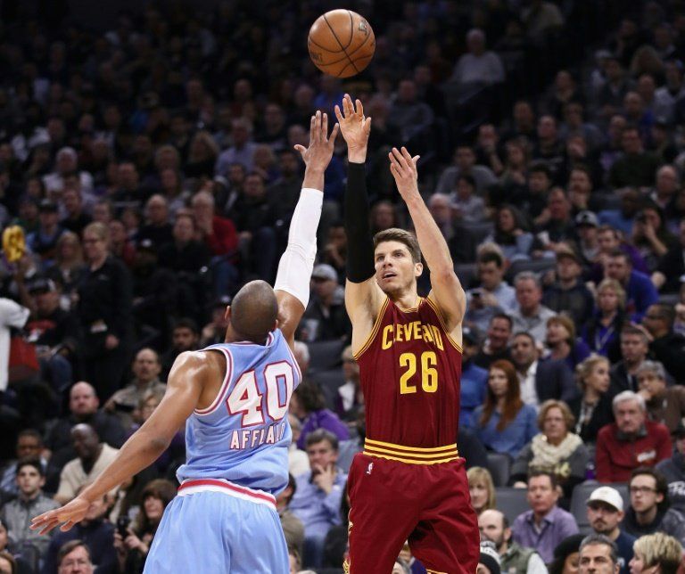 Cleveland sigue líder del Este y Miami logra 12 victorias seguidas